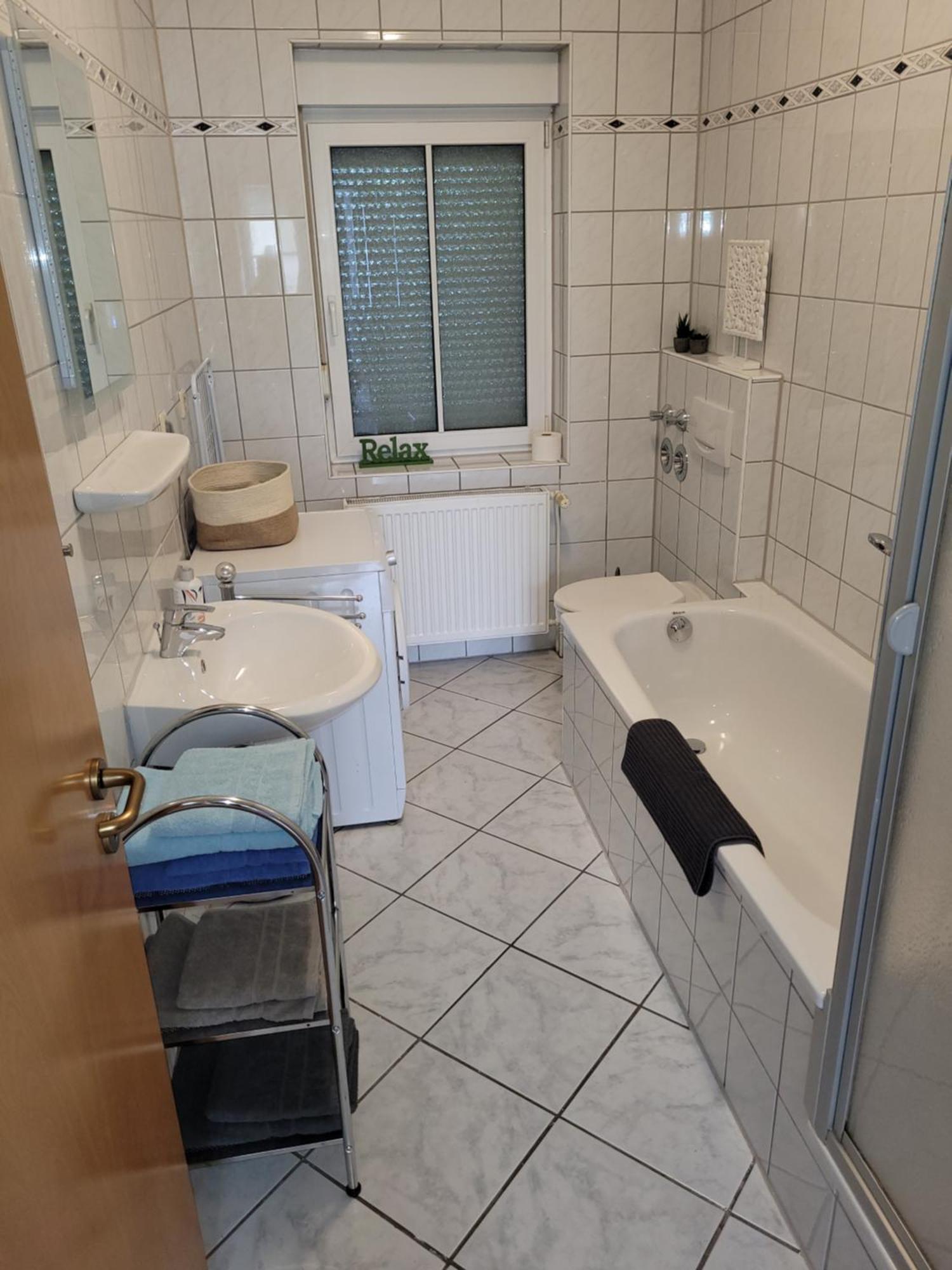 Wohnung In Oberhausen: Zentral & Ruhig, Eigener Eingang Ομπερχάουζεν Εξωτερικό φωτογραφία